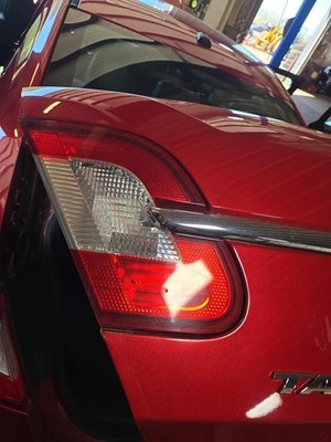 Used Left Lid Mounted Tail Light fits: FORD TAURUS Left 10 11 12