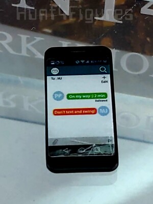 Hot Toys MMS625 Spider-Man Battling Version 1/6 action Figure's Cellphone Only 