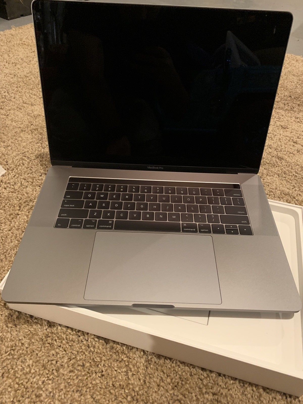 Powerful 2017 15.4 Apple Macbook Pro A1707 i7 3.1GHz 16GB RAM 2TB Radeon Pro 560