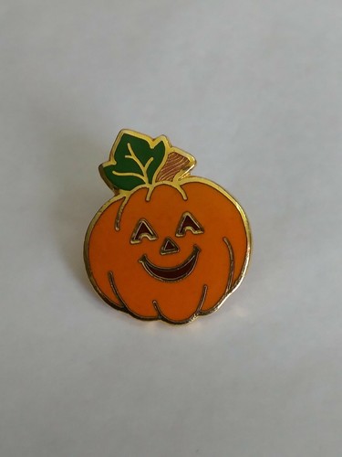 Hallmark Jack O Lantern Lapel Hat Jacket Pin Pumpkin Halloween