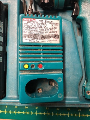 Makita 6012HD - 9.6V Cordless Drill Kit + Charger Plastic Case And 2 Batteries