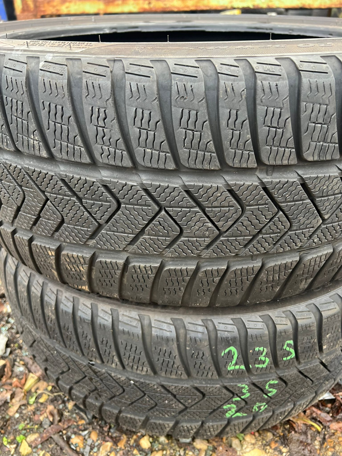235 35 20 Pirelli, Winter, M+S, 92W, x2 A Pair 6.2mm (F1_tyres) YD054