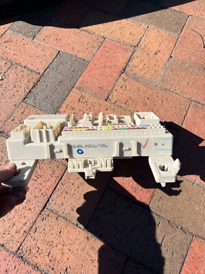 2004-2009 Mazda 3 BCM Body Control Module Junction Fuse Box BAN6 66730 E