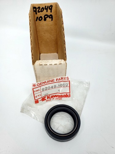 じん様 Kawasaki NOS NEW 92049-1089 Oil Seal KZ ZX KZ550 ZX550 | eBay
