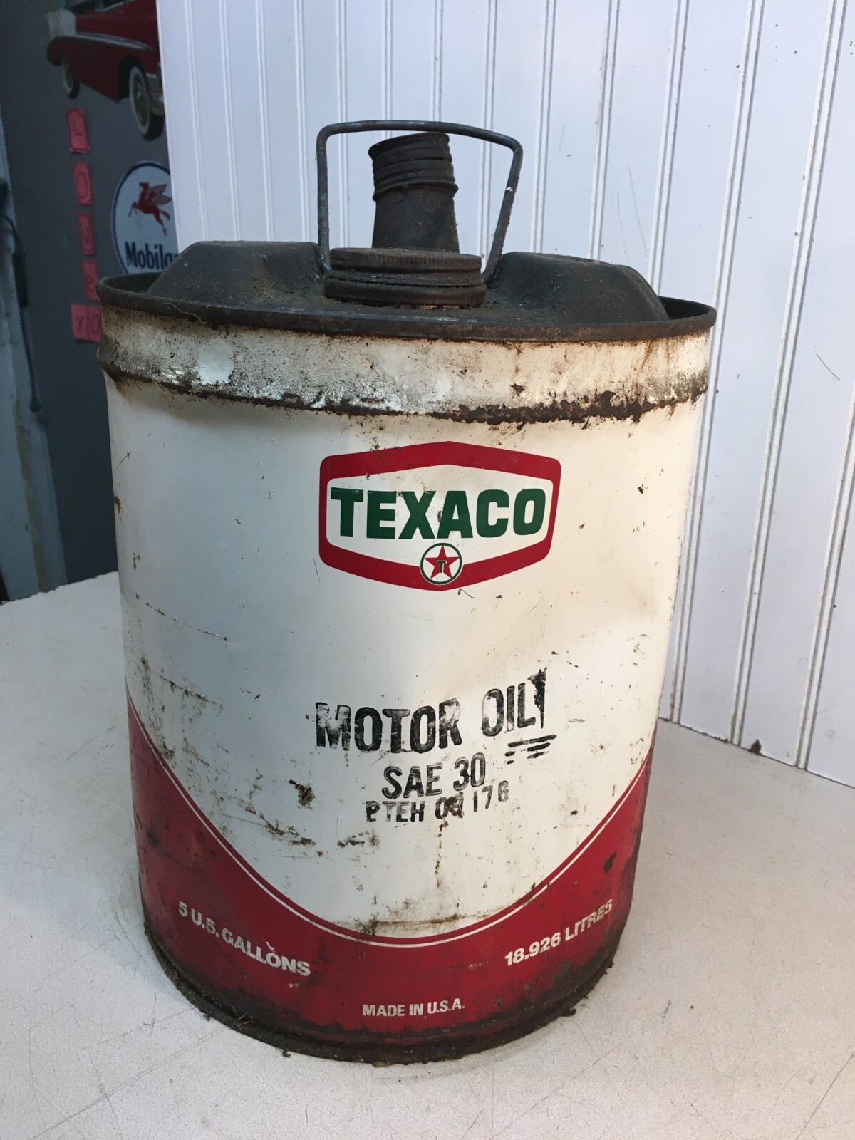 Vintage 1976 Texaco Motor Oil 5 Gallon Metal Can Gas Garage
