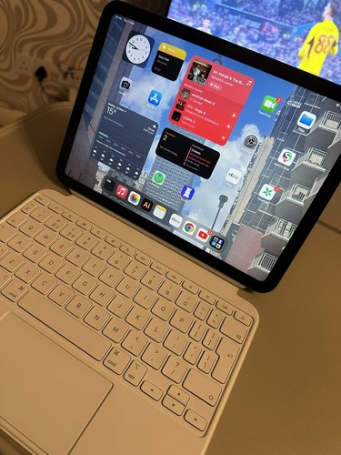 iPad Magic Keyboard Folio A2695 美品iPad Magic Keyboard Folio