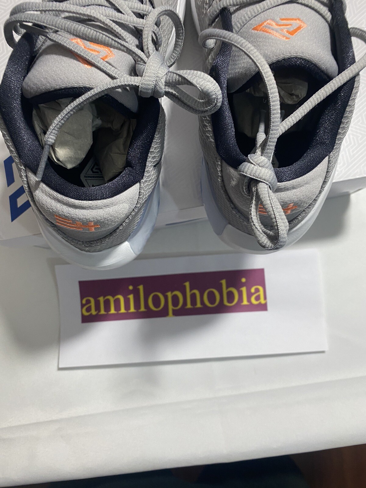 New Mens Size 9.5 Grey Nike Zoom Freak 