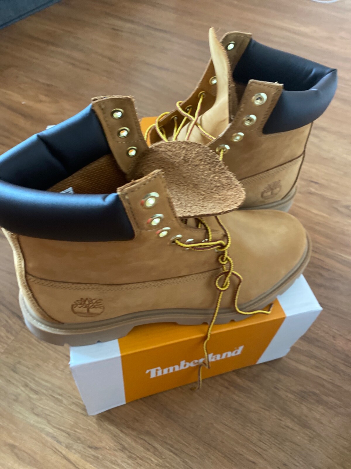 Timberland Classic 6 Boots for Men's, Size 8 - Wheat Nubuck Timberland Classic 6 Boots for Men's, Size 8 - Wheat Nubuck