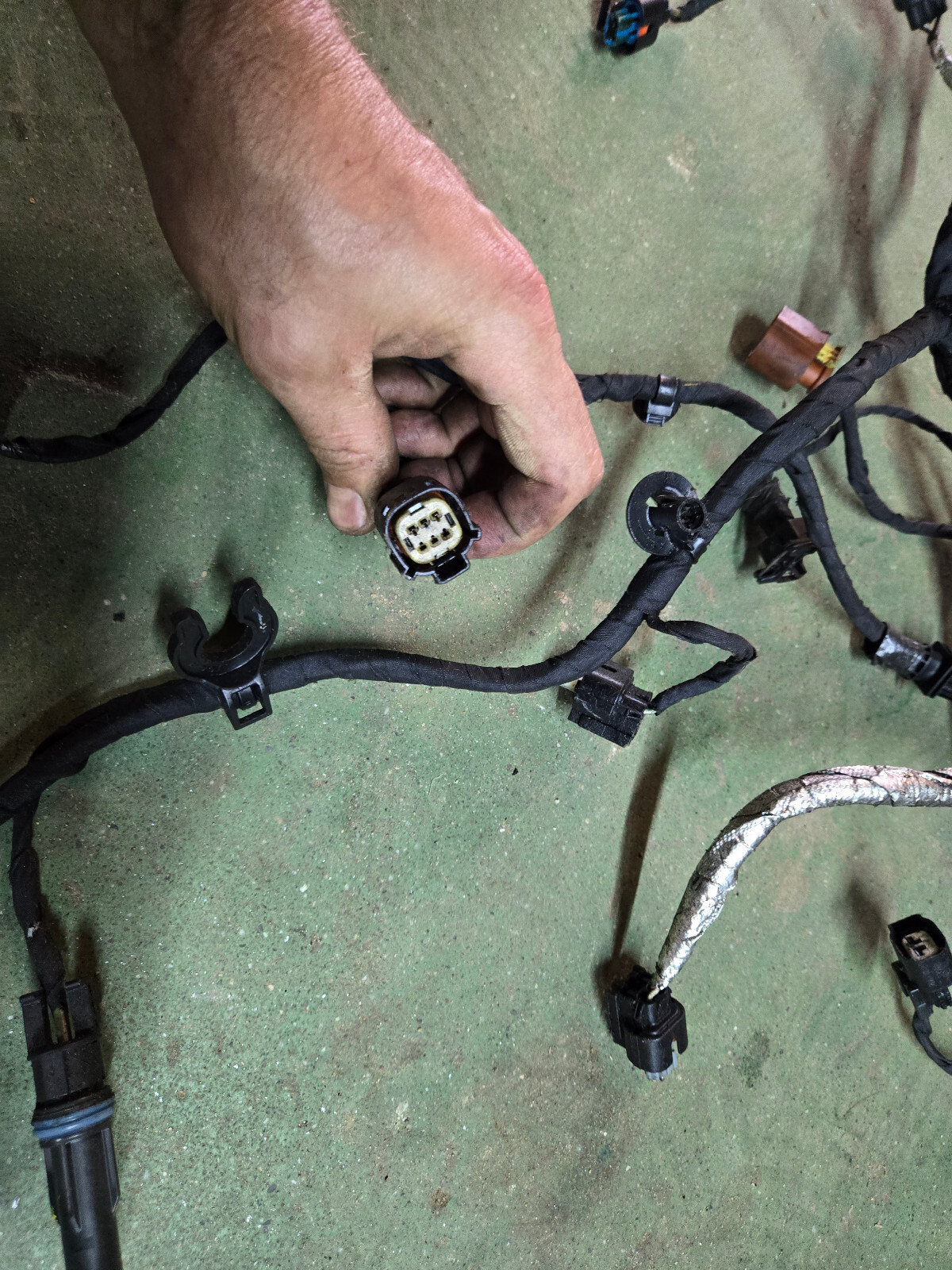 6.7 Powerstroke Turbo Diesel 6.7L A350 Engine Harness FC3T-12B637-AK - Picture 6 of 12