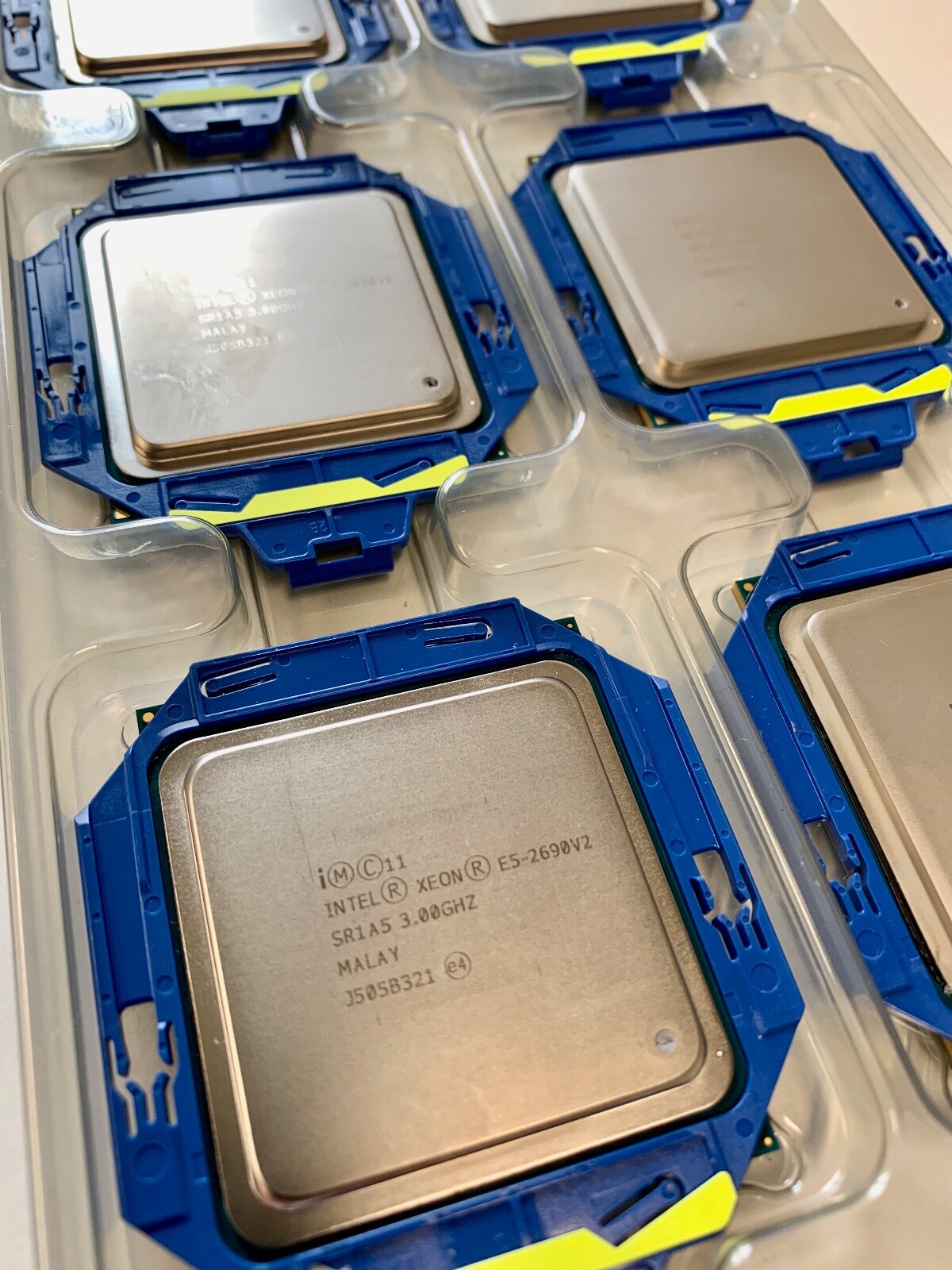 Intel e5 2690 v2. Intel e5 2690 v2