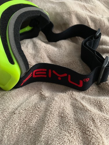 Feiyu Ski Goggles Green Wide View Brand New With Tags And Bag