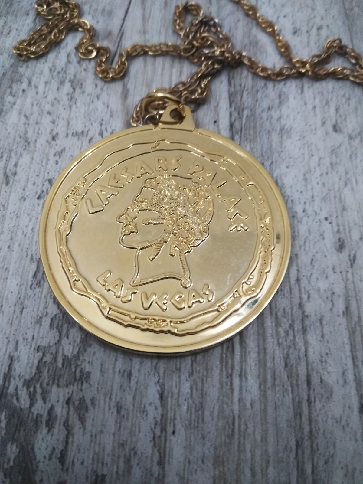 【Lavishe】Sera Vintage Coin Pendant Key Ring il_fullxfull.4139265562_g57d.jpg