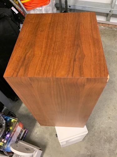 Realistic Nova 7B  Vintage Speakers