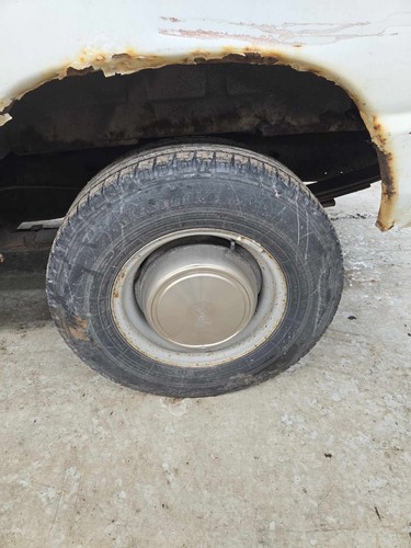 Used Wheel fits: 2000 Ford E350 VAN steel SRW 16x7 Grade B