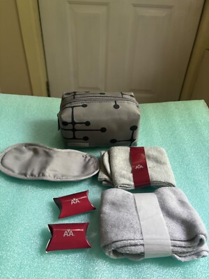 American Airline Eames Dot Pattern  Amenity Kit~Socks,Eyemask,Earplugs~Gray