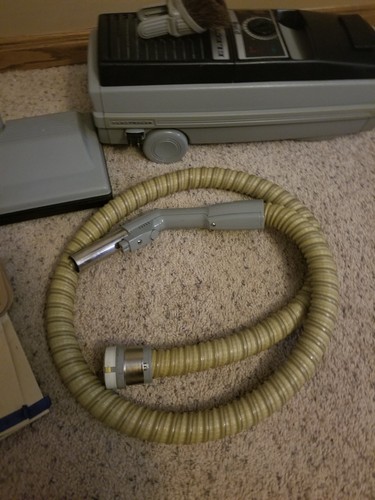 Electrolux Canister Vacuum Cleaner Model 2100 W/ Hose Power Nozzle & 9 New Bags