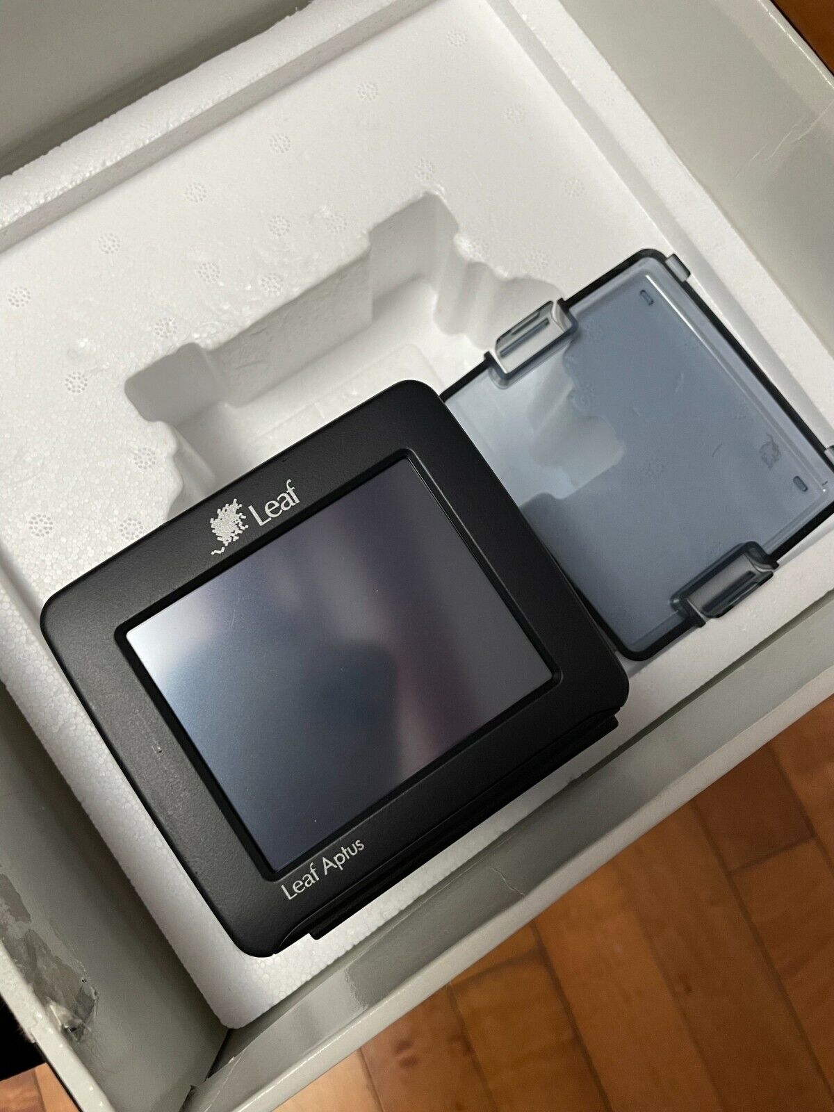 Leaf Aptus 75 Digital Back, Hasselblad V Mount With Leaf Aptus 75 Digital Back, Hasselblad V Mount With