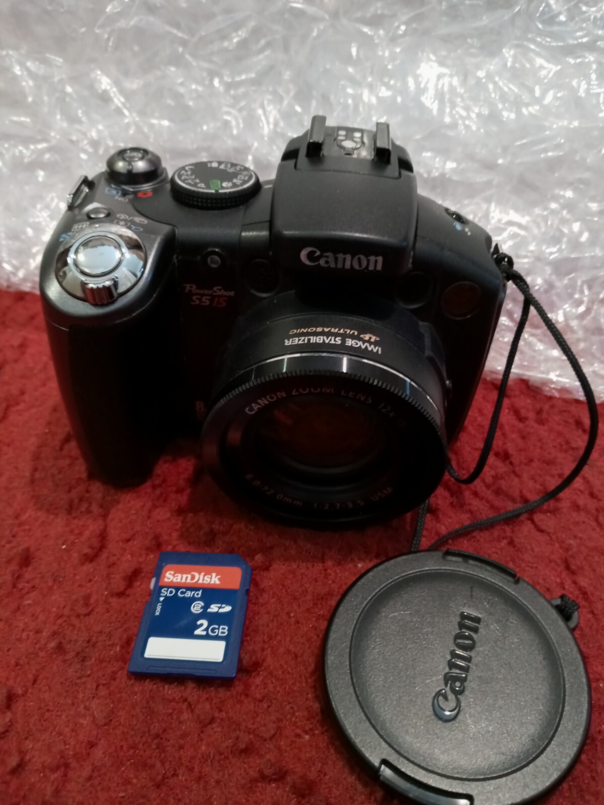 Canon キャノン PowerShot S5 IS Canon PowerShot S5 IS 8-megapixel digital camera with 12X