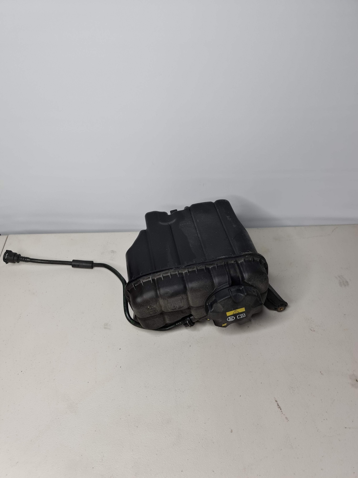 0 Bmw 2015-2020 17-13-2-284-600 17132284600 Coolant Expansion Tank 2284600 image 3