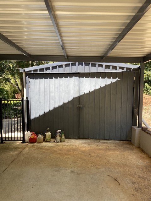 garden shed free . to be dismantled by interested party