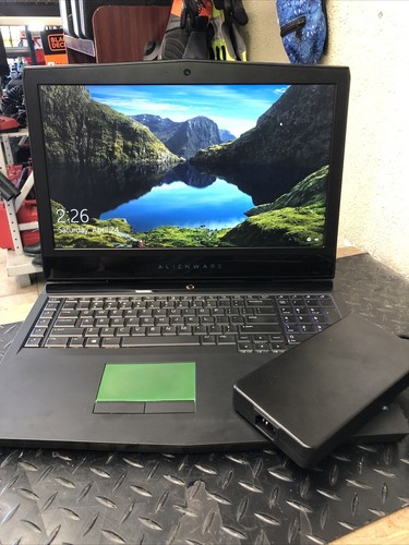 READ* Alienware 17 R5 17.3'' 256GB+1TB i7 8750H 16GB RAM