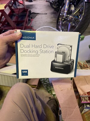 INSIGNIA Dual Hard Drive Docking Station. NS-PCHDEDS19. 2.5/3.5 SATA. USB 3.0