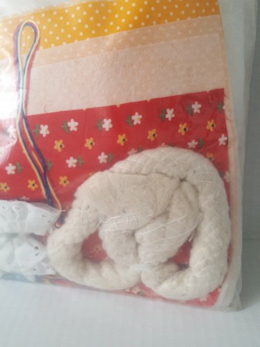 Yours Truly Applique Kit #1311 Bright Quiet Please Shhhh 8 1/4