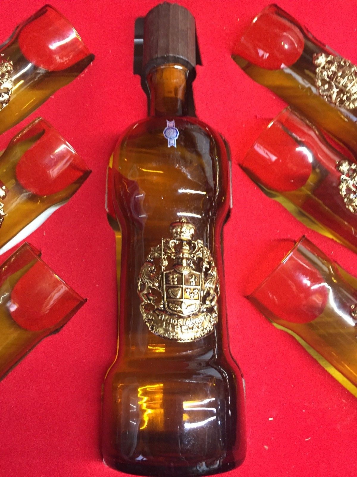 Vintage Memorandum In Pelae Coat of Arms Bar Set Bottle & 6 Glasses Original Box