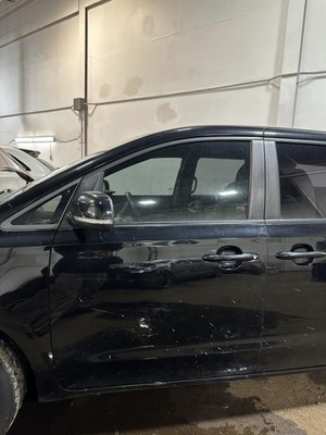 15 16 17 18 19 20 21 KIA SEDONA Front Door Window Glass Driver Left