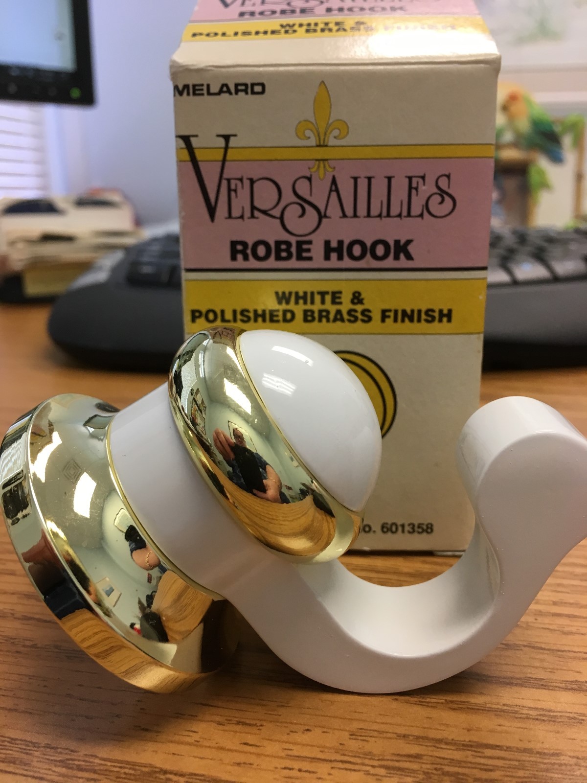 Versailles White & Polished Brass Finish Sturdy Robe Hook New in Box