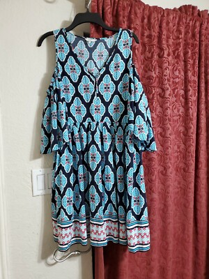  CROWN & IVY Women's Top Blouse  Size M Multicolor Cold Shoulder Peplum