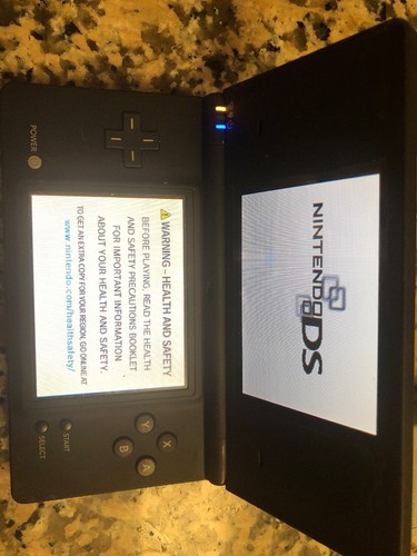 NINTENDO DSI HANDHELD GAME SYSTEM Black Console w/ Camera! COMES WITH CHARGER