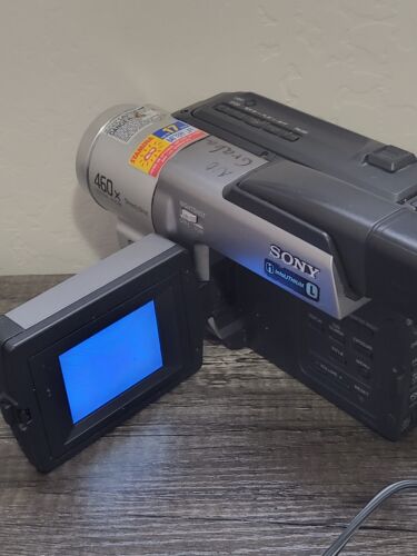Sony Handycam CCD-TRV68 Video Hi8 NightShot Camcorder