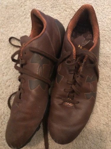 2017 USED TEAM ISSUED NOTRE DAME FOOTBALL UNDER ARMOUR KNUTE ROCKNE  CLEATS 13