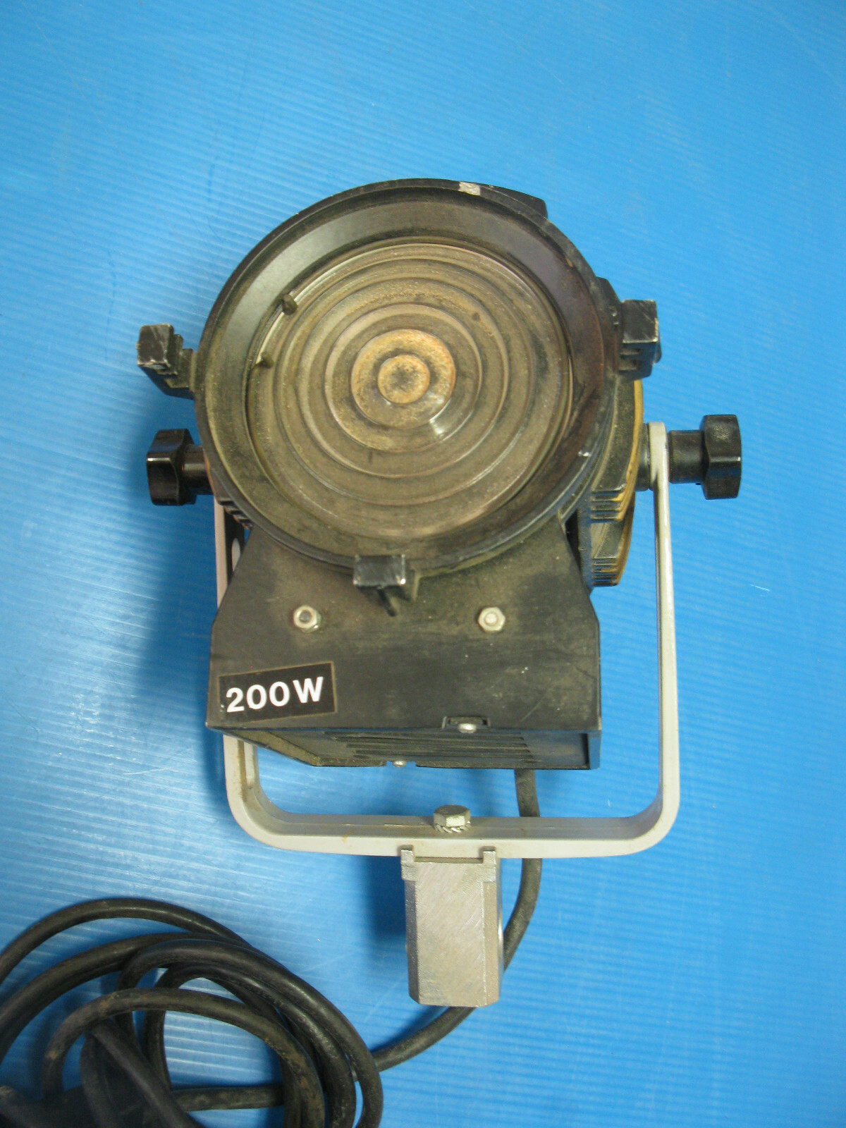 LTM Pepper 200W Fresnel Tungsten Movie Light