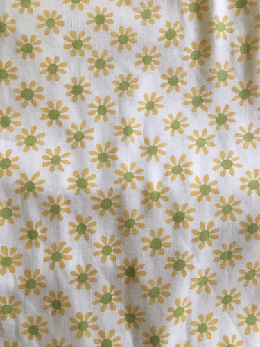 VINTAGE FLOWER POWER YELLOW & GREEN DAISY Full Double FLAT Sheet Fabric