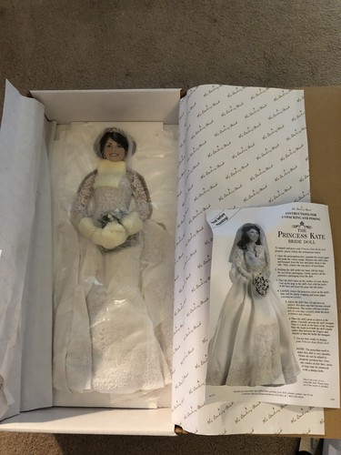 Princess Kate Porcelain Bride Doll - The Danbury Mint - New/NRFB - Complete!