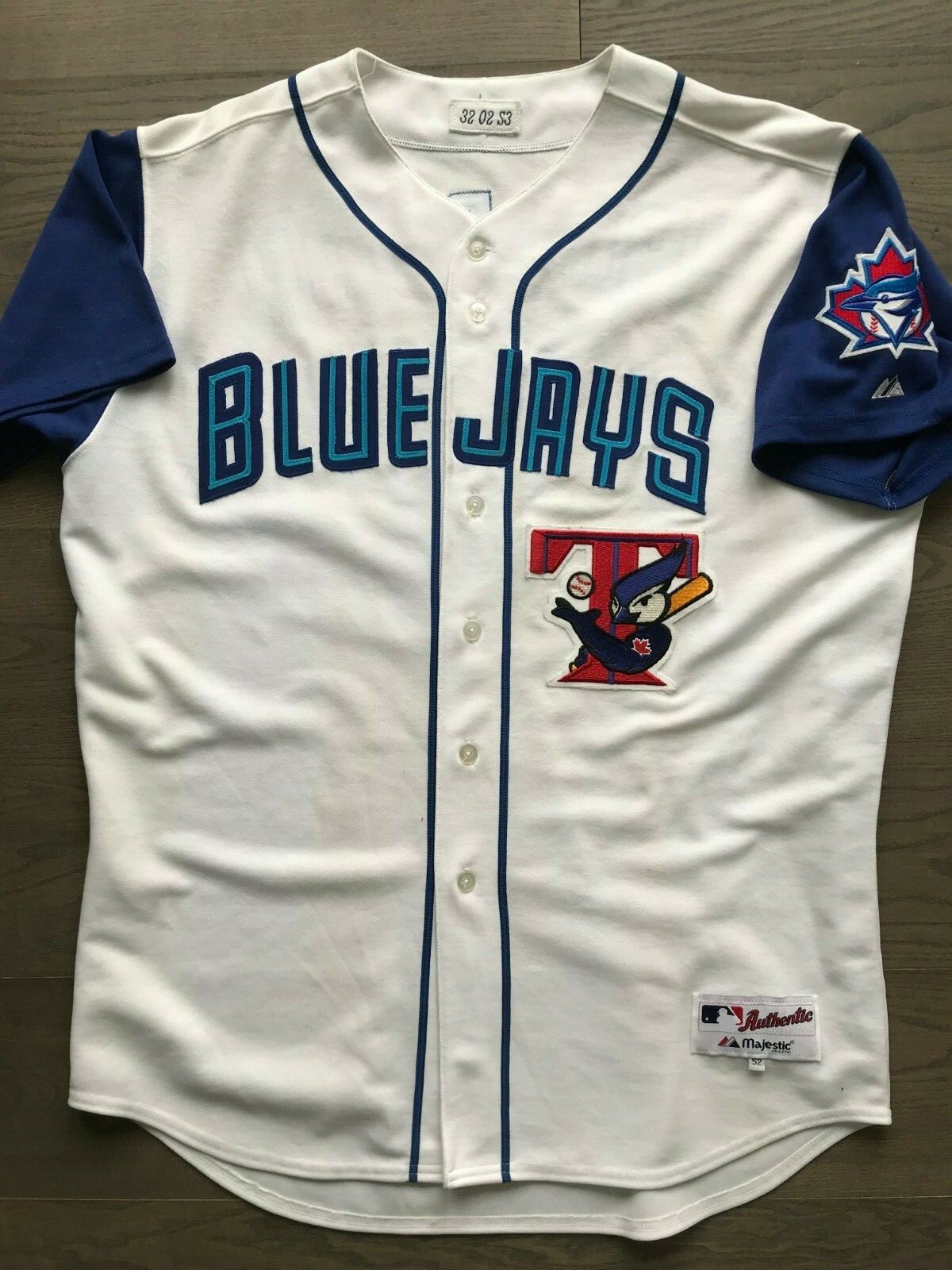 Roy Halladay Game Used Worn Signed Jersey Blue Jays Team LOA 2002