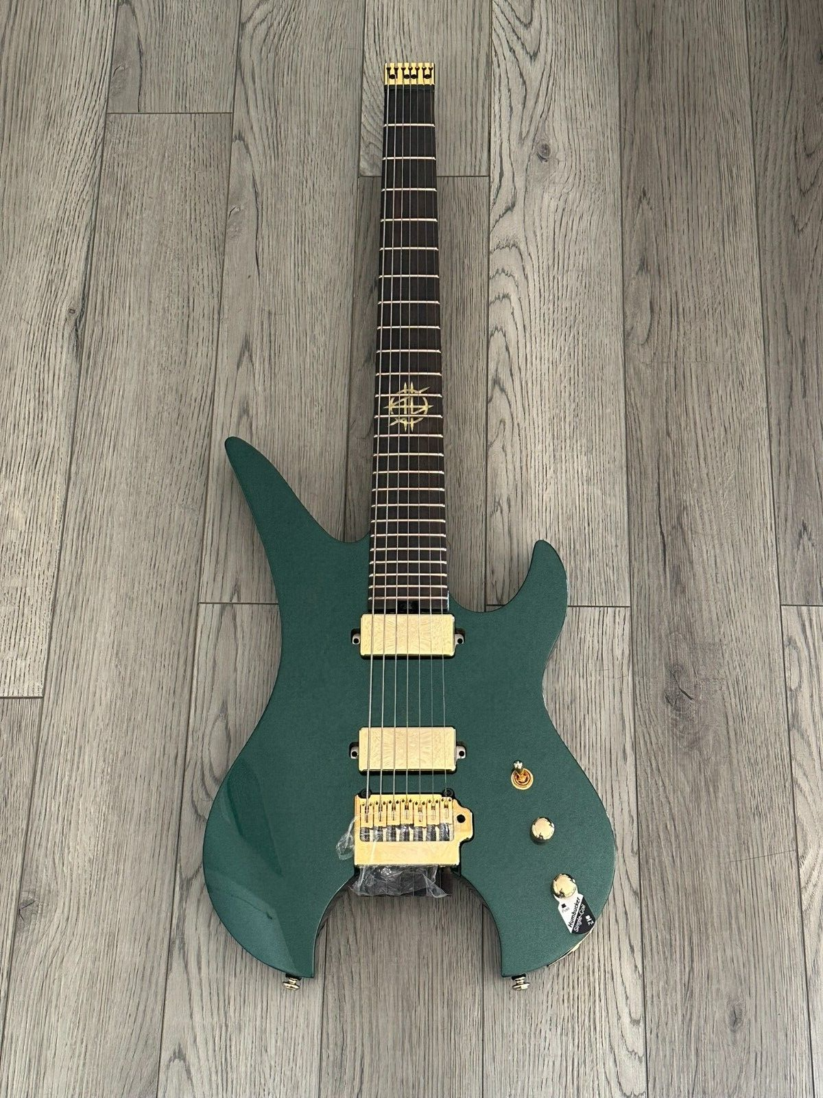 Schecter Synyster Gates Custom 7 TR Headless Guitar Oak Schecter Synyster Gates Custom 7 TR Headless Guitar Oak