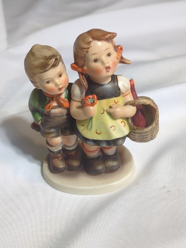 Hummel Figurine Going To Market 49/0 West Germany 1958-1959