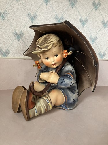1951 M. J. Hummel, Goebel Umbrella Girl 152 B 8” Figurine