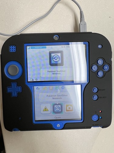 Nintendo 2DS (Black + Electric Blue) - REFURBED BY NINTENDO