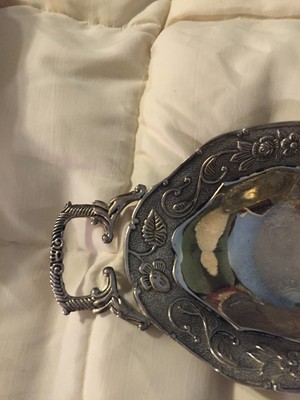 VINTAGE SILVERSMITHS SILVER PLATE TWO HANDLED FLORAL METAL BOWL DISH