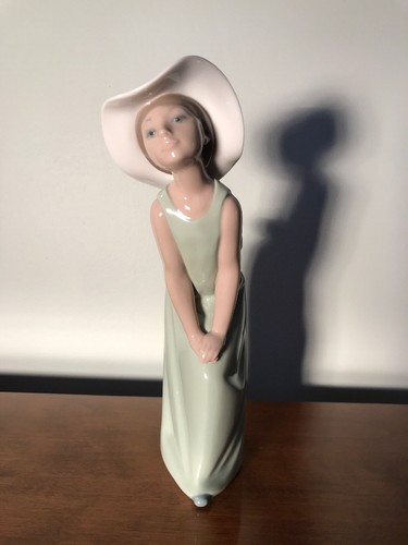 Lladro Porcelain Figurine #5009 