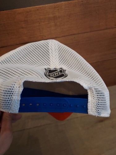 NWT New York Islanders Fanatics Blue/White Team Trucker Snapback Hat Adult