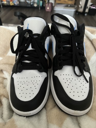 Nike Air Jordan 1 Low ホワイト/ブラック/ブルー UNCカラーの新作 Nike Air Jordan 1 Low OG “Dark Powder Blue