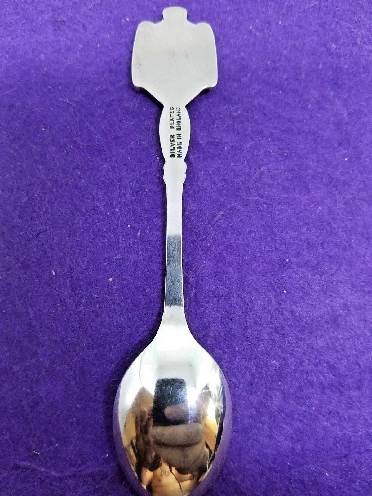 VINTAGE COLLECTOR INVERARAY FISHING CREST SILVER PLATED SOUVENIR SPOON ENGLAND