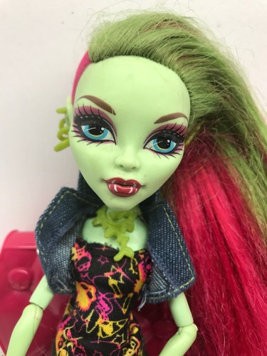 Monster High Venus McFlyTrap First Wave Doll