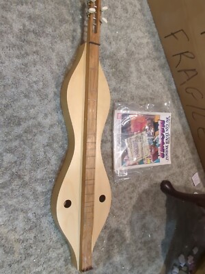 4 String Hourglass Mountain Dulcimer With Books And Spare Strings Box 110
