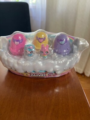 Hatchimals Alive Spring Basket with 6 Pet Figures and 3 Self Hatching Eggs